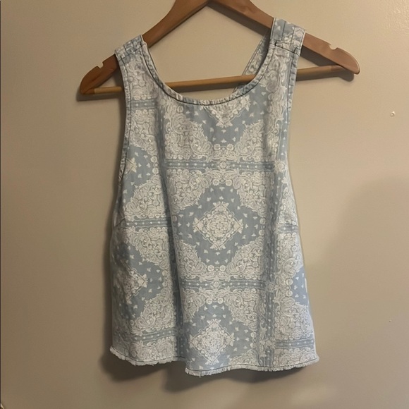 Wrangler White and Blue Bandana Sleeveless Crop Criss Cross Back Tank Top - Picture 1 of 7